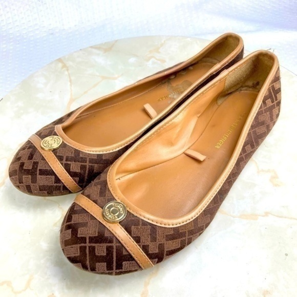 Tommy Hilfiger Shoes Womens Sz 7 Brown Monogram Gold Accent Casual Ballet Flats - Picture 4 of 10